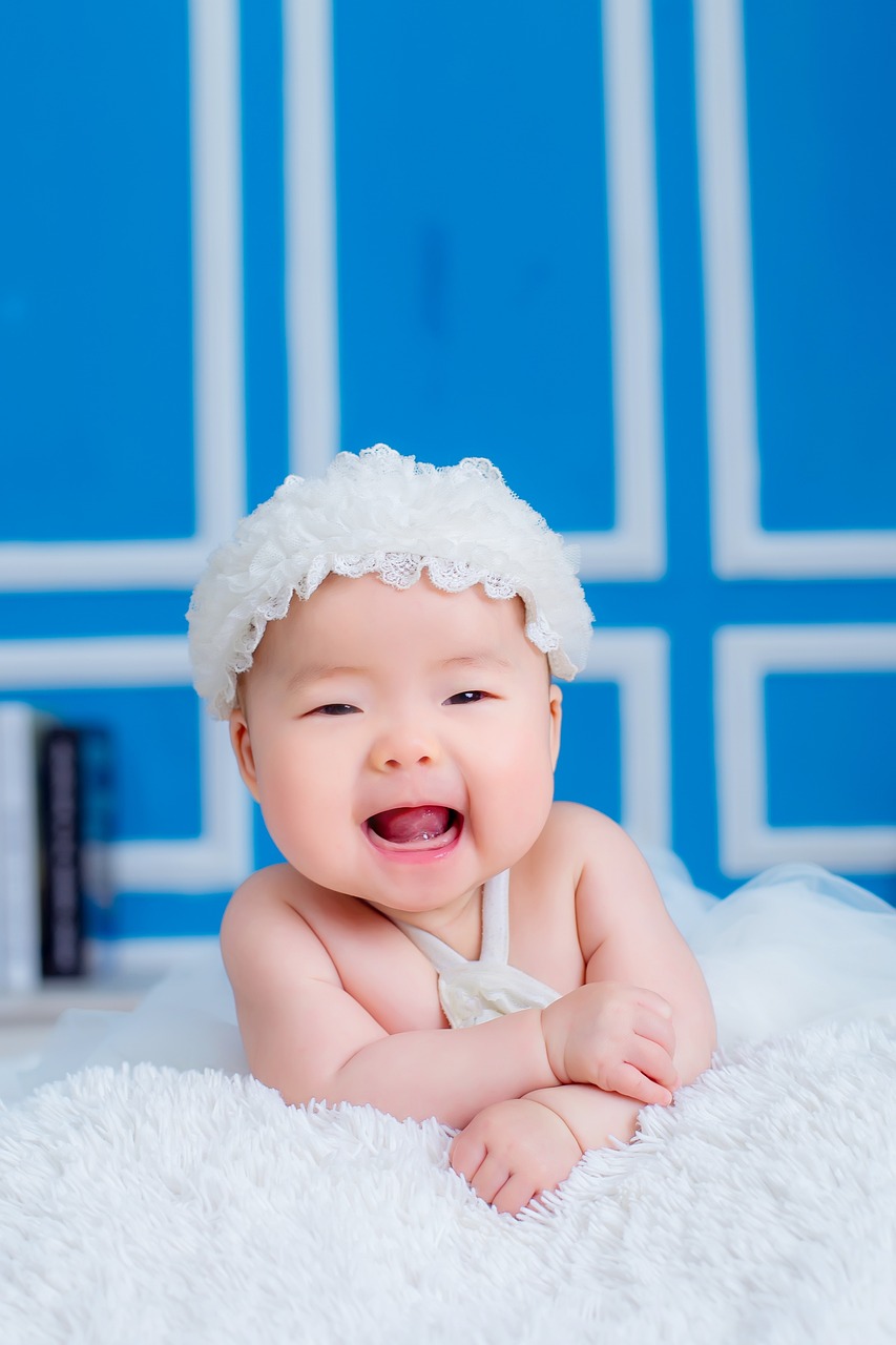试管代生的孩子胸闷恶心怎么回事（小试管代生的孩子胸闷呕吐是什么原因）