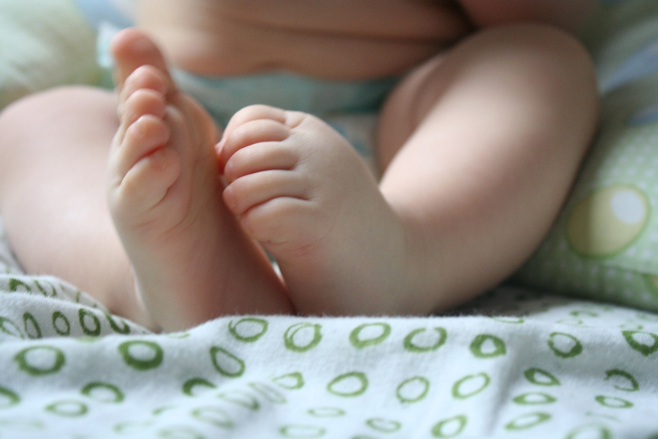 5个月孕妈供卵生的宝宝腰不直（5个月孕妈供卵生的宝宝腰直不起来）
